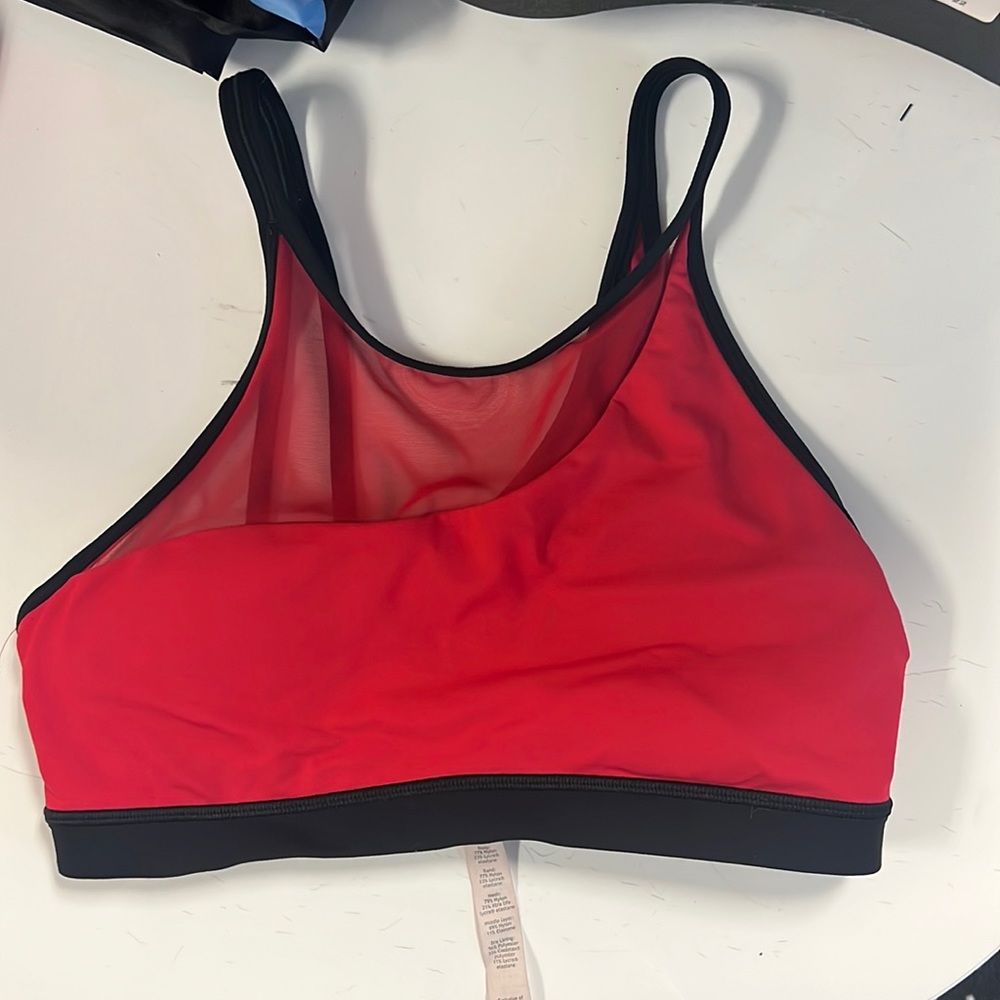 lululemon sports bra. SIZE 6